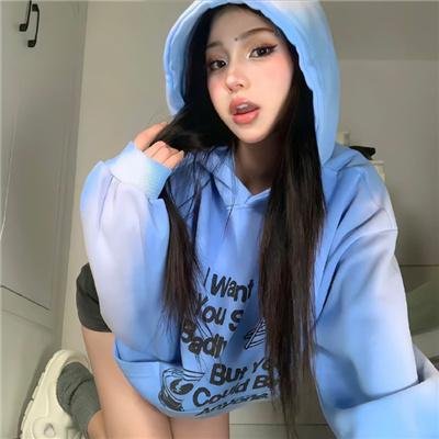 可爱的半月 封面